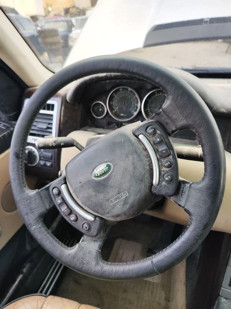 Foto de VOLANTE LAND ROVER RANGE ROVER (LM) 4.4 V8 CAT (306 CV / 225 KW)