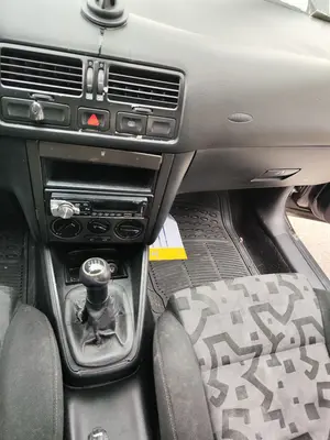 Foto de CONSOLA CENTRAL VOLKSWAGEN BORA BERLINA (1J2)(1998) 1.9 TDI (110 CV / 81 KW)