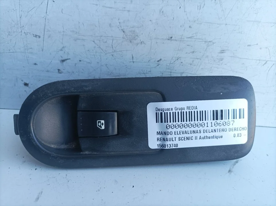 Foto de MANDO ELEVALUNAS DELANTERO DERECHO RENAULT SCENIC II (JM) 1.9 dCi Diesel (120 CV / 88 KW) referencia 156013740