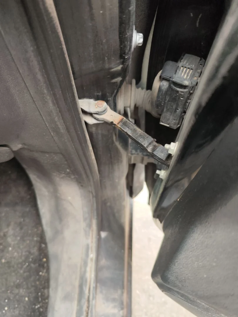 Foto de RETENEDOR PUERTA OPEL CORSA D 1.3 16V CDTI (75 CV / 55 KW)