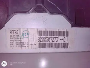 Foto de PANTALLA MULTIFUNCION RENAULT CLIO III referencia 8200307273 foto 4