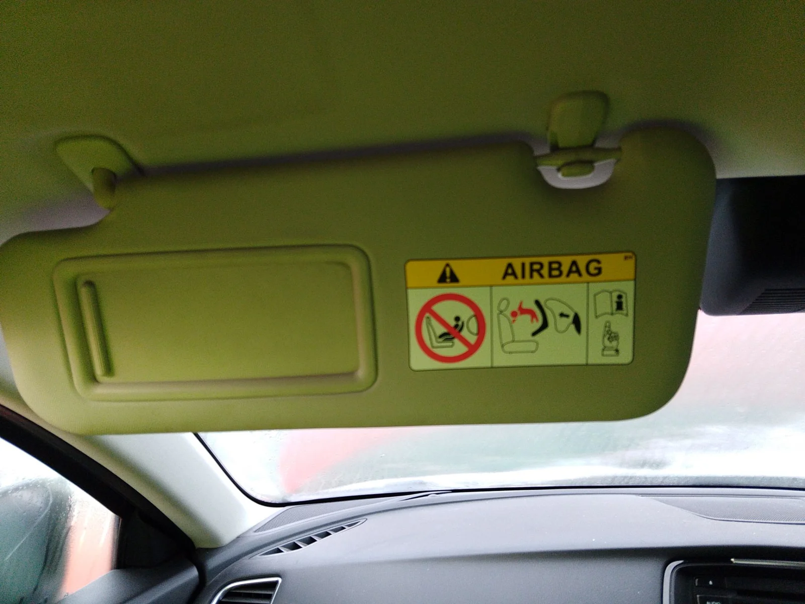 Foto de PARASOL IZQUIERDO MAZDA 6 BERLINA (GJ) 2.2 Turbodiesel CAT (175 CV / 129 KW)