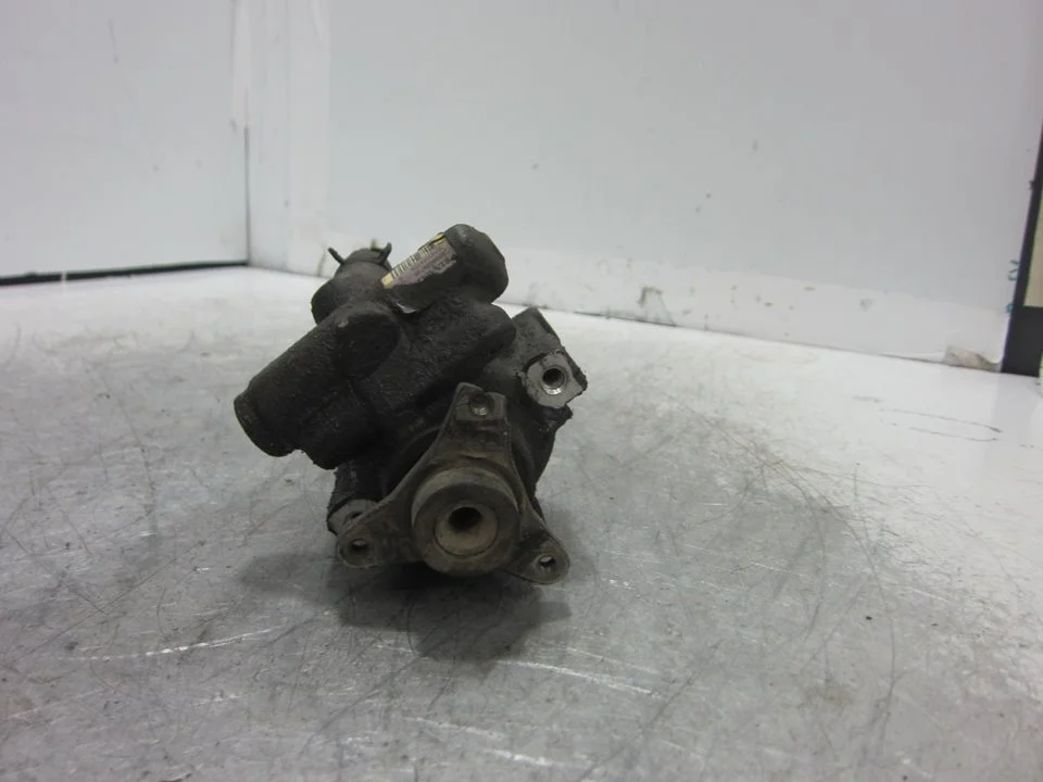 Foto de BOMBA DIRECCION RENAULT LAGUNA (B56) referencia 8200024738