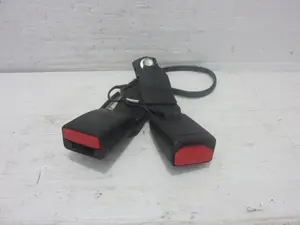 Foto de ENGANCHE CINTURON TRASERO IZQUIERDO NISSAN MICRA (K14) 0.9 CAT (90 CV / 66 KW) referencia 888435FA0A