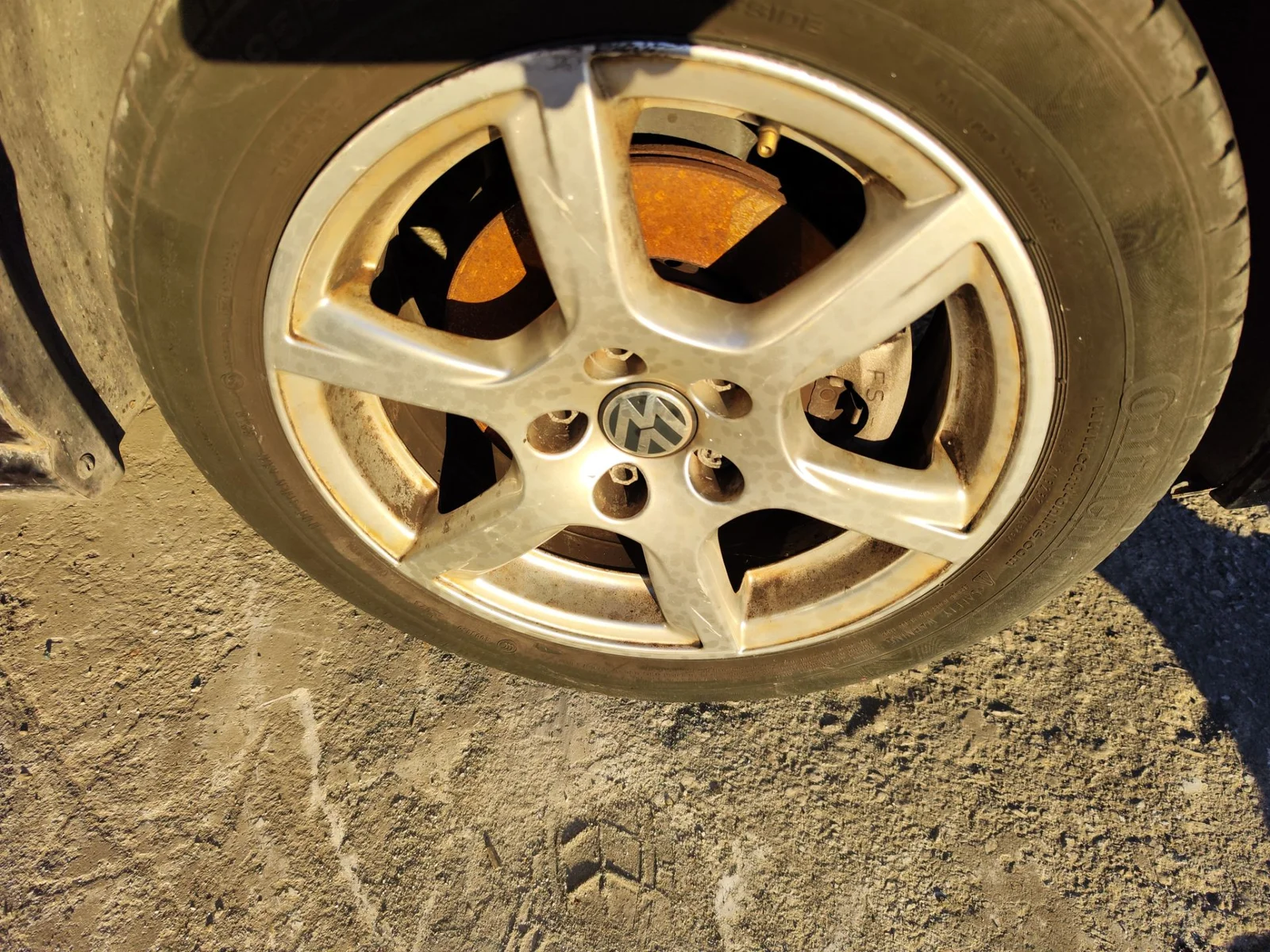Foto de LLANTA VOLKSWAGEN POLO V (6R1) 1.2 (60 CV / 44 KW)