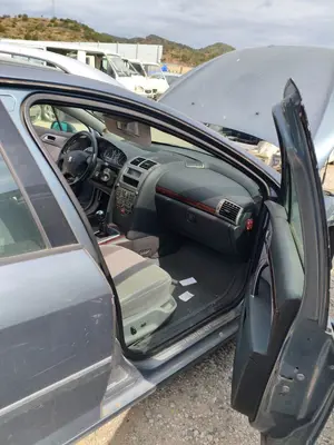 Foto de GOMAS CONTORNO PUERTA PEUGEOT 407 SW 2.0 16V HDi FAP CAT (RHR / DW10BTED4) (136 CV / 100 KW)