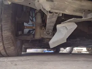 Foto de BRAZO SUSPENSION DELANTERO DERECHO RENAULT MEGANE III BERLINA 5P 1.5 dCi Diesel CAT (86 CV / 63 KW)
