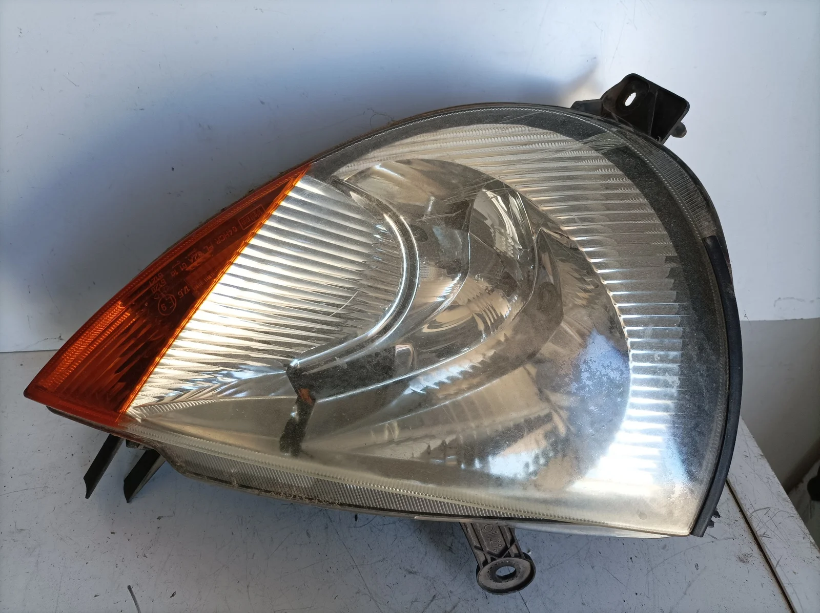 Foto de FARO IZQUIERDO FORD KA (CCQ) referencia 97KG13K060AB