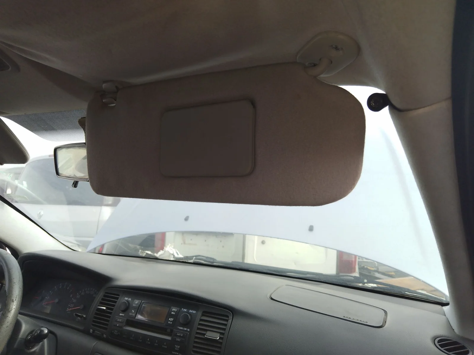 Foto de PARASOL DERECHO TOYOTA COROLLA (E12) 1.4 16V CAT (97 CV / 71 KW)