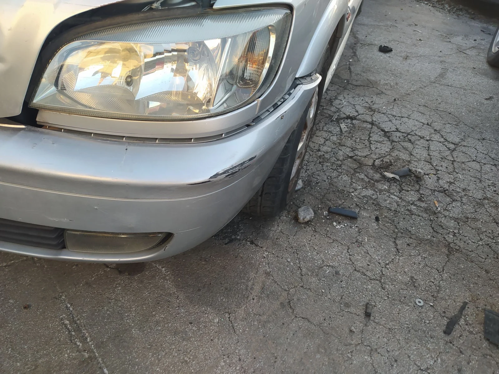 Foto de FARO ANTINIEBLA IZQUIERDO OPEL ZAFIRA A 2.0 DTI (101 CV / 74 KW) referencia 9117326
