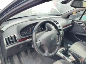 Foto de SALPICADERO PEUGEOT 407 SW 2.0 16V HDi FAP CAT (RHR / DW10BTED4) (136 CV / 100 KW)