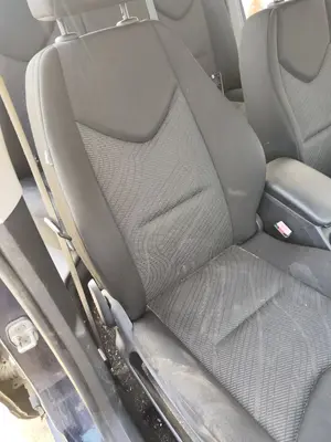 Foto de ASIENTO DELANTERO DERECHO PEUGEOT 308 1.6 16V (120 CV / 88 KW) foto 2