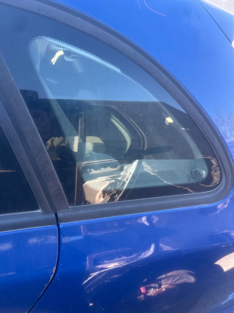 Foto de LUNA CUSTODIA TRASERA IZQUIERDA SKODA FABIA COMBI (5J5) 1.4 TDI (80 CV / 59 KW)