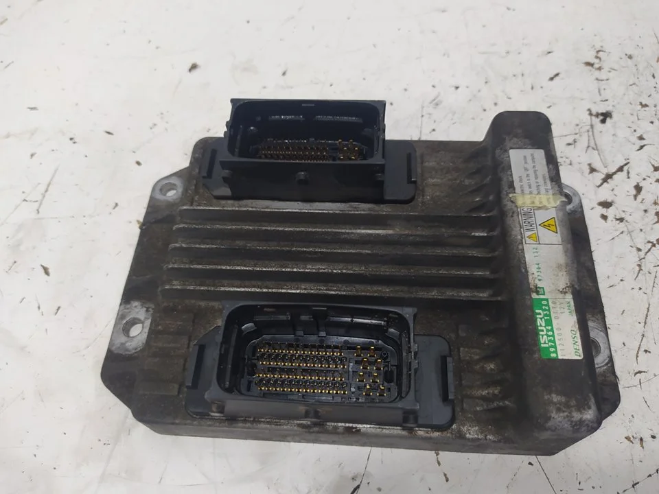 Foto de CENTRALITA MOTOR UCE OPEL CORSA C 1.7 16V CDTI (101 CV / 74 KW) referencia 97364132