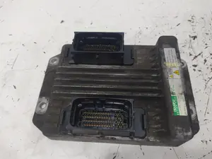 Foto de CENTRALITA MOTOR UCE OPEL CORSA C 1.7 16V CDTI (101 CV / 74 KW) referencia 97364132