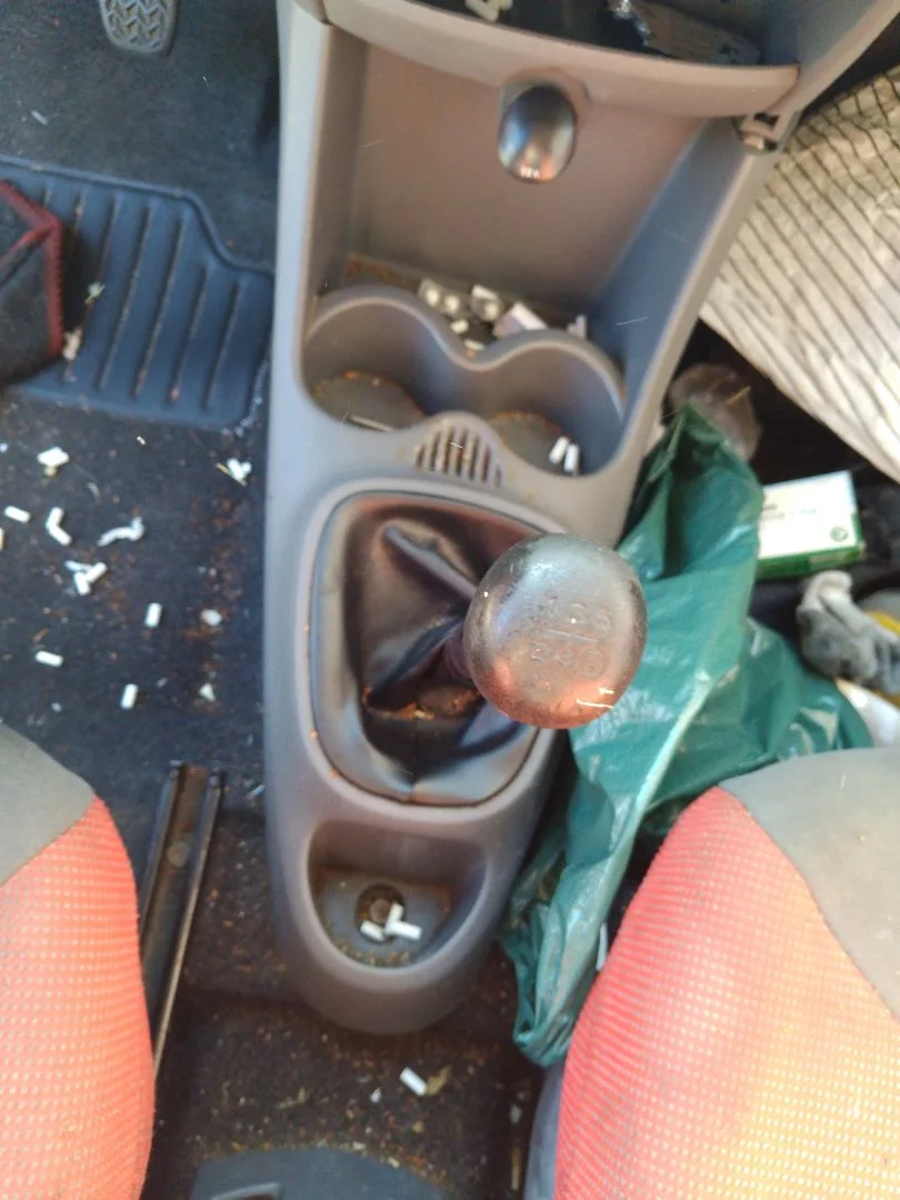 Foto de PALANCA CAMBIO PEUGEOT 107 1.0 CAT (384F) (68 CV / 50 KW)