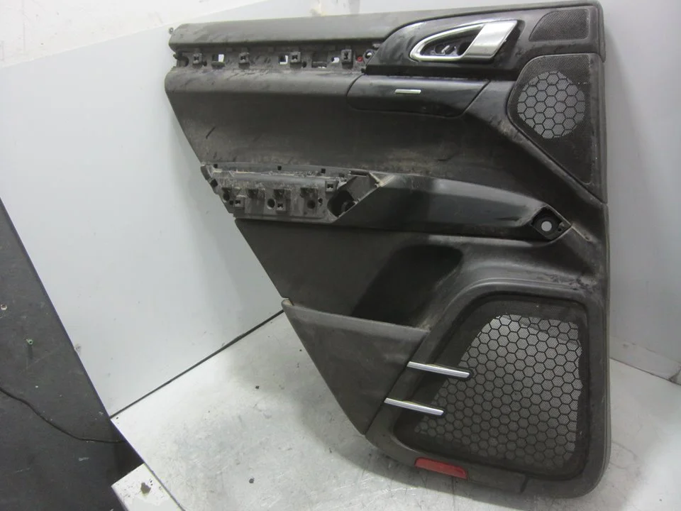 Foto de GUARNECIDO PUERTA TRASERA IZQUIERDA PORSCHE CAYENNE (TIPO 92A) 3.6 CAT (299 CV / 220 KW) referencia 7P5867211