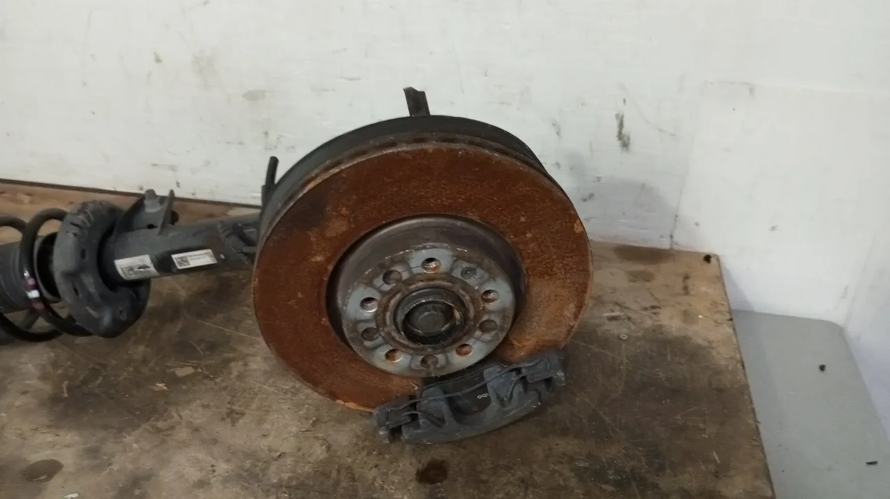 Foto de DISCO DE FRENO DELANTERO IZQUIERDO VOLKSWAGEN GOLF VI (5K1)(10.2008) referencia 1K0615301