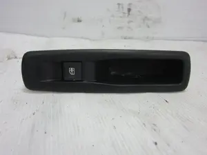 Foto de MANDO ELEVALUNAS TRASERO DERECHO RENAULT SCENIC III (JZ) 1.6 dCi Diesel FAP (131 CV / 96 KW) referencia 829500004R