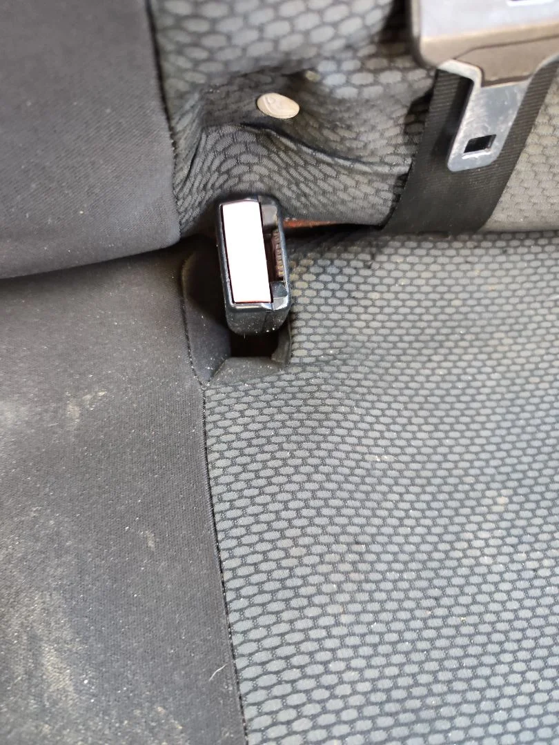 Foto de ENGANCHE CINTURON TRASERO IZQUIERDO CITROEN C4 COUPE 1.4 16V (88 CV / 65 KW)