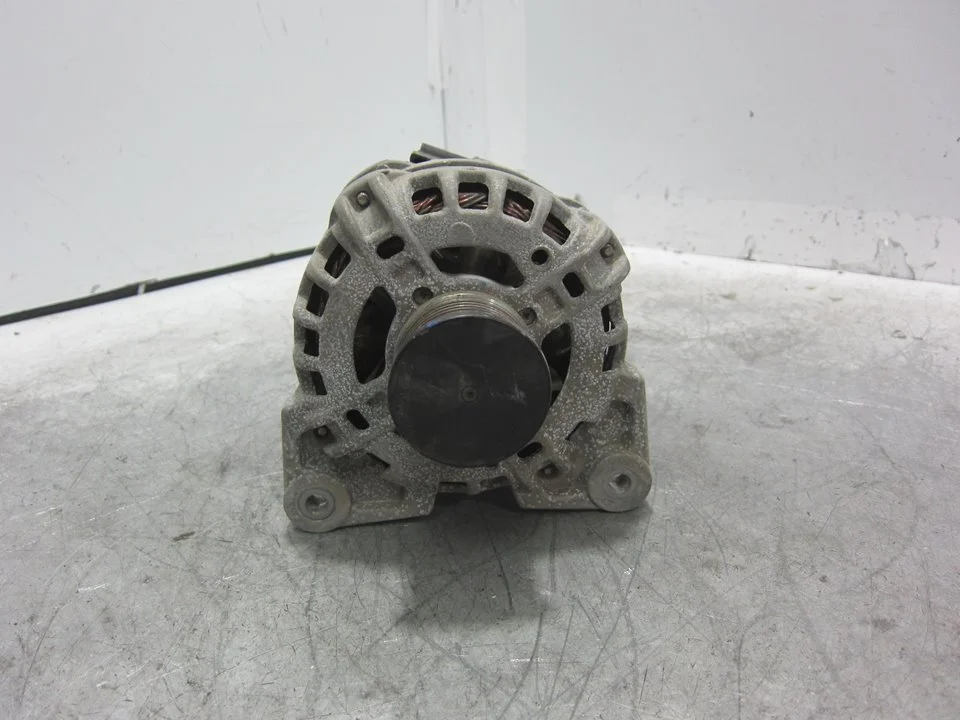 Foto de ALTERNADOR RENAULT CLIO IV GRANDTOUR 0.9 Energy (90 CV / 66 KW) referencia 231008593R