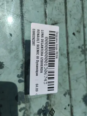 Foto de LUNA DELANTERA IZQUIERDA RENAULT SCENIC III (JZ) 1.5 dCi Diesel (106 CV / 78 KW) referencia E00029220T foto 3