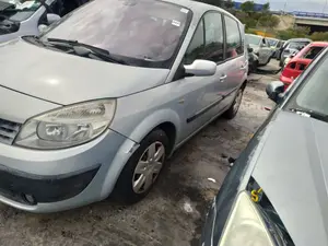 Foto de ALETA DELANTERA IZQUIERDA RENAULT SCENIC II (JM) 1.6 16V (113 CV / 83 KW) referencia 8200020568 foto 4