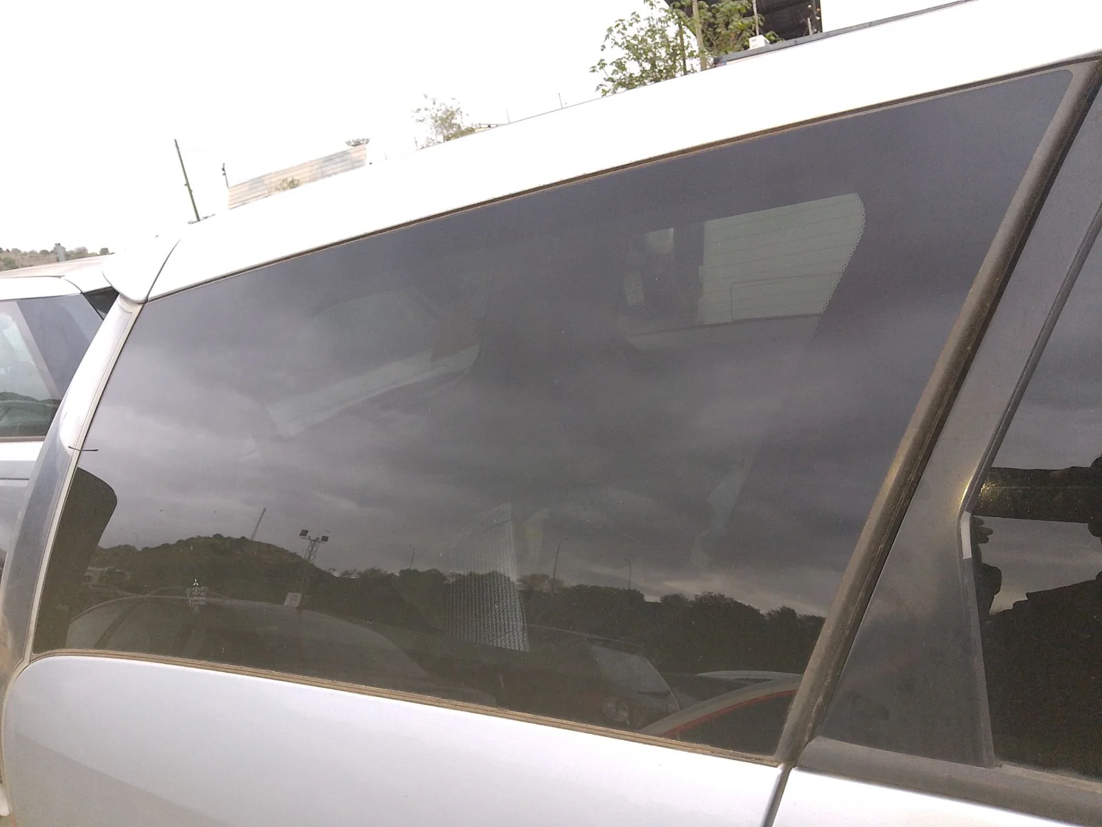 Foto de LUNA CUSTODIA TRASERA DERECHA MITSUBISHI GRANDIS (NA0W) 2.0 DI-D CAT (136 CV / 100 KW)