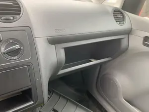 Foto de GUANTERA VOLKSWAGEN CADDY (2K)(02.2004) 2.0 SDI (69 CV / 51 KW)
