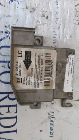 Foto de CENTRALITA AIRBAG OPEL CORSA C 1.2 16V CAT (Z 12 XE / LW4) (75 CV / 55 KW) referencia 24439954