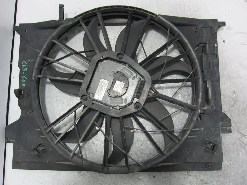 Foto de ELECTROVENTILADOR MERCEDES-BENZ CLASE S (BM 220) BERLINA 5.0 V8 24V CAT (306 CV / 225 KW) referencia A2115001693