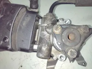 Foto de BOMBA DIRECCION BMW SERIE 3 BERLINA (E46) 2.0 16V Diesel CAT (150 CV / 110 KW) referencia 6756575 foto 6