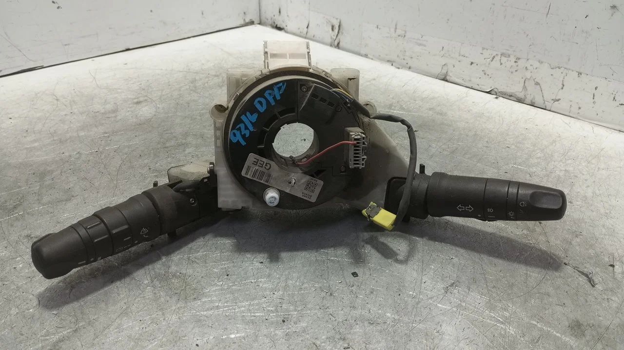 Foto de MANDO MULTIFUNCION NISSAN MICRA (K12E) 1.2 CAT (65 CV / 48 KW) referencia 25560