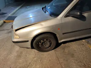 Foto de ALETA DELANTERA IZQUIERDA SKODA OCTAVIA BERLINA (1U2) 1.9 TDI (90 CV / 66 KW) referencia 1U0821105B