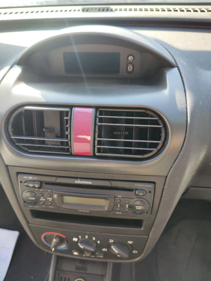 Foto de WARNING OPEL CORSA C 1.2 16V CAT (Z 12 XE / LW4) (75 CV / 55 KW)