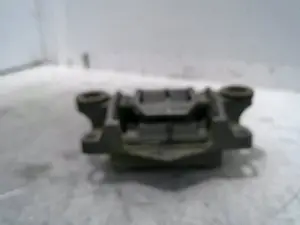 Foto de SOPORTE MOTOR IZQUIERDO FORD MONDEO BERLINA (GE) 2.0 16V DI TD CAT (116 CV / 85 KW) referencia 1S717M122 foto 4