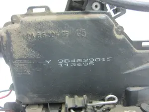 Foto de CERRADURA PUERTA TRASERA IZQUIERDA VOLKSWAGEN GOLF IV BERLINA (1J1)(10.1997) referencia 3B4839015 foto 5