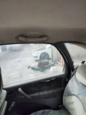Foto de ASIDERO TECHO DELANTERO DERECHO PEUGEOT 206 1.4 HDi (68 CV / 50 KW) referencia 9128N7 foto 29
