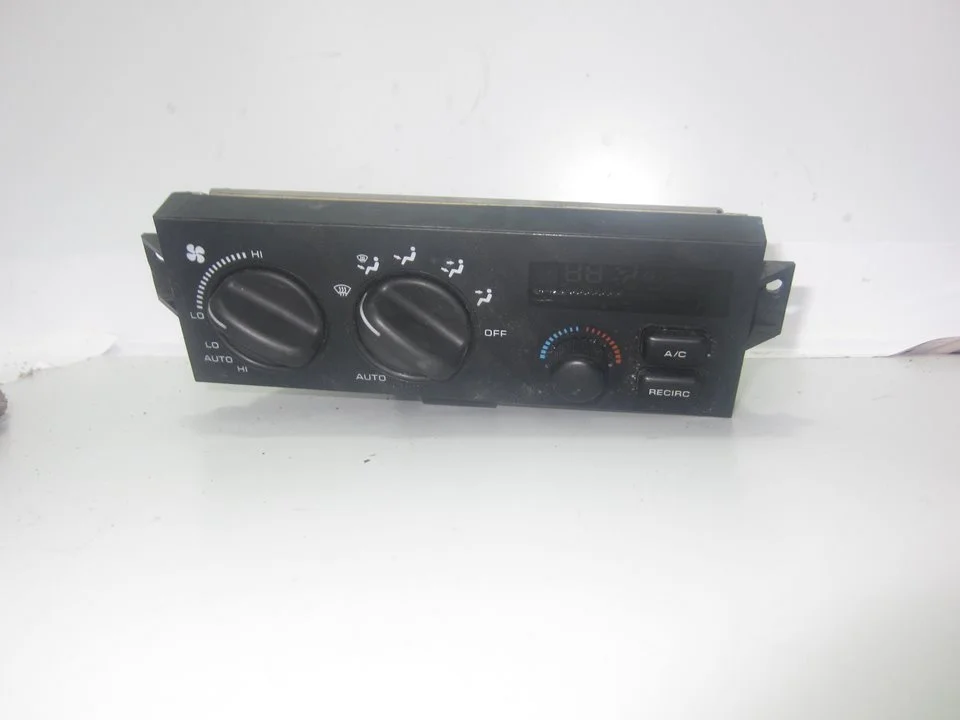 Foto de MANDO CLIMATIZADOR CHRYSLER JEEP GR.CHEROKEE (ZJ)/(Z) 5.2 V8 CAT (212 CV / 156 KW) referencia 55116065