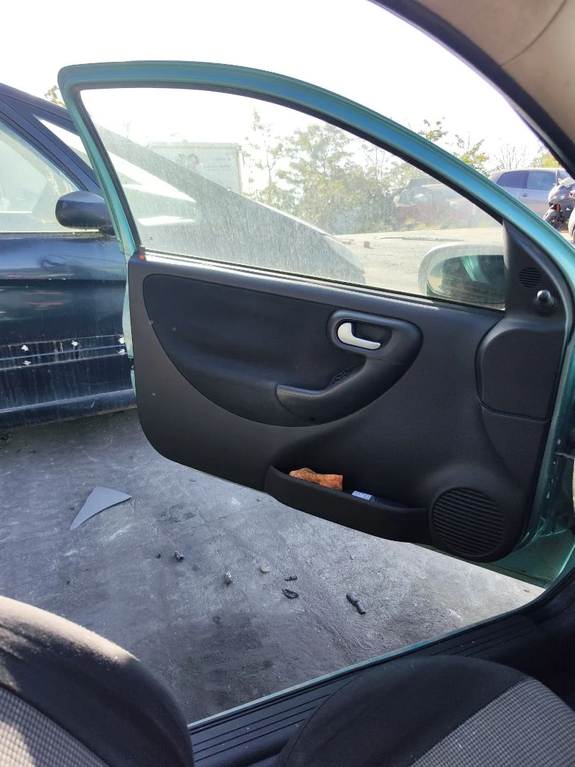 Foto de GUARNECIDO PUERTA DELANTERA IZQUIERDA OPEL CORSA C 1.2 16V CAT (Z 12 XEP / LB4) (80 CV / 59 KW)