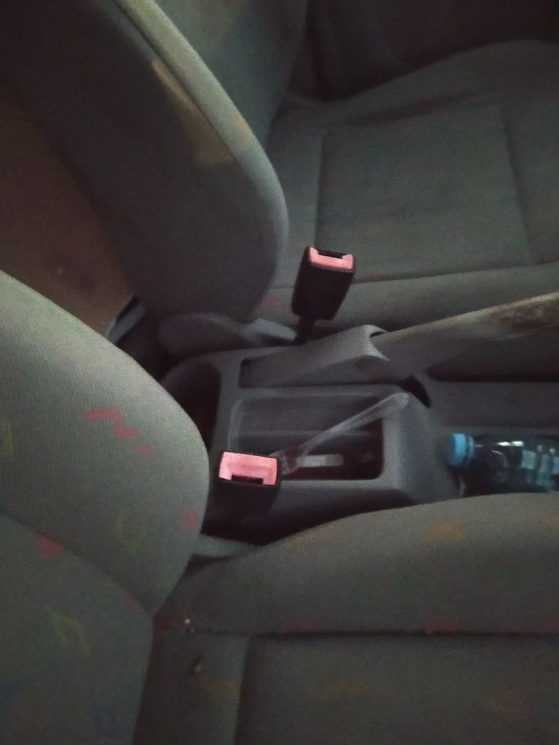 Foto de ENGANCHE CINTURON DELANTERO IZQUIERDO VOLKSWAGEN CADDY (2K)(02.2004) 1.9 TDI (105 CV / 77 KW)