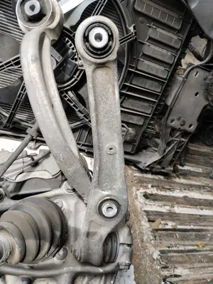 Foto de BRAZO SUSPENSION SUPERIOR DELANTERO DERECHO AUDI A3 SEDÁN (8VM) 2.0 16V TDI (150 CV / 110 KW) foto 3