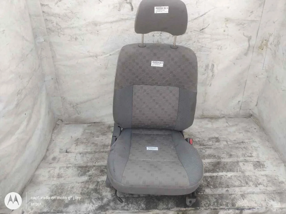 Foto de ASIENTO DELANTERO DERECHO FORD TOURNEO CONNECT (TC7) 1.8 TDCi CAT (75 CV / 55 KW)