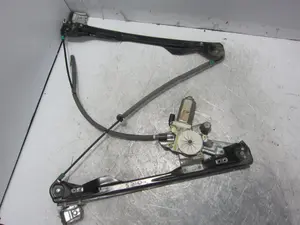 Foto de ELEVALUNAS DELANTERO DERECHO FORD FOCUS BERLINA (CAK) 1.8 TDCi CAT (101 CV / 74 KW) referencia XS4123200