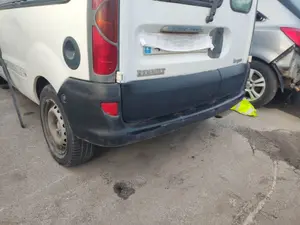 Foto de PARAGOLPES TRASERO RENAULT KANGOO I (F/KC0) 1.2 (58 CV / 43 KW) referencia 7701692547 foto 2