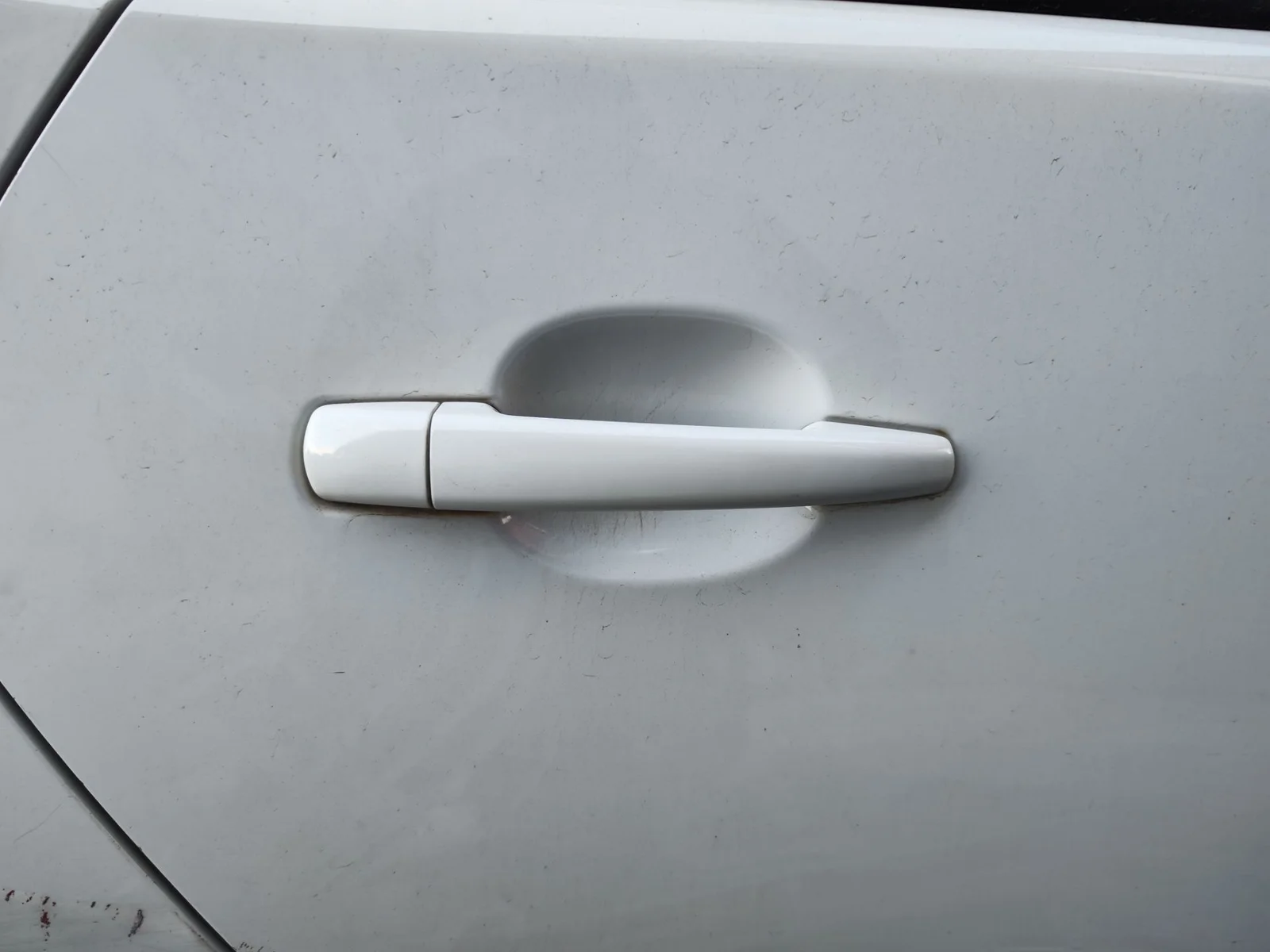 Foto de MANETA EXTERIOR TRASERA DERECHA PEUGEOT 3008 1.6 Blue-HDI FAP (120 CV / 88 KW)