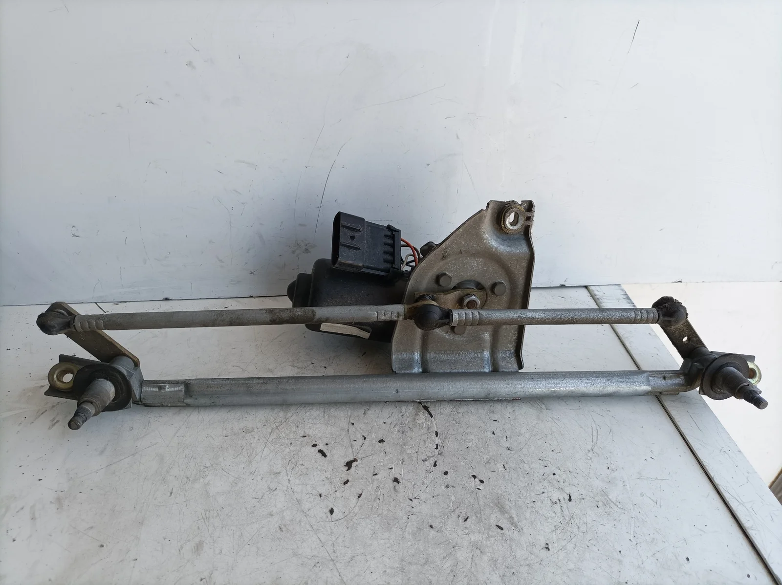 Foto de MOTOR LIMPIA DELANTERO OPEL CORSA B referencia 22107719