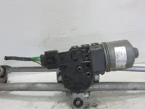 Foto de MOTOR LIMPIA DELANTERO VOLKSWAGEN GOLF IV BERLINA (1J1)(10.1997) 1.9 TDI (101 CV / 74 KW) referencia 1J1955023E foto 2