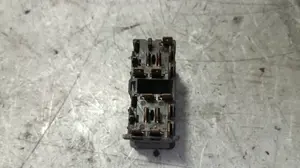 Foto de INTERRUPTOR PEUGEOT J5 (280)() 2.5 Diesel (73 CV / 54 KW) foto 2