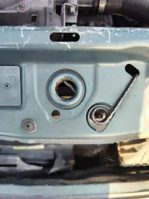 Foto de CERRADURA CAPO OPEL ZAFIRA A 2.0 DTI (101 CV / 74 KW) referencia 39082860